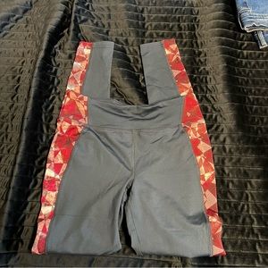 Geometric design leggings